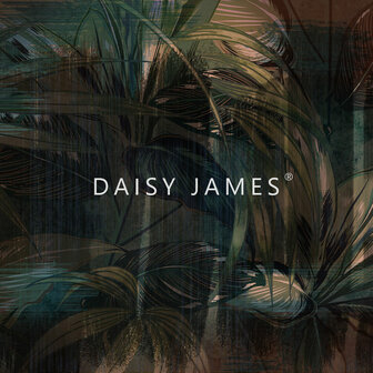 Daisy James behang The Wash