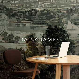Daisy James behang The LA River