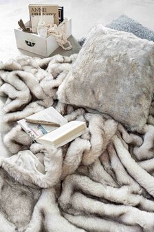 WinterHome Plaid Ibirian Wolf 98933