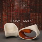 Daisy James behang The Deep