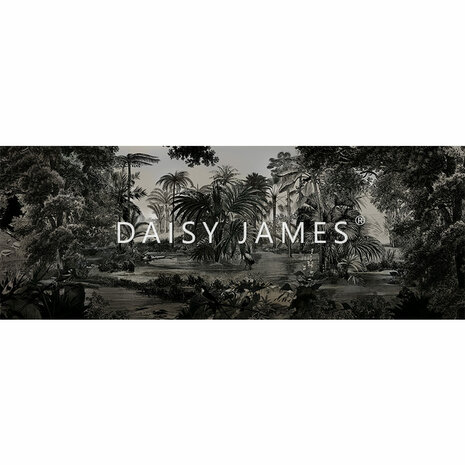 Daisy James behang The Shade Grey