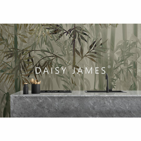 Daisy James behang The Bamboo Green