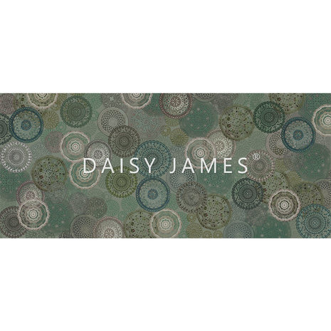 Daisy James behang The Rhythm Green
