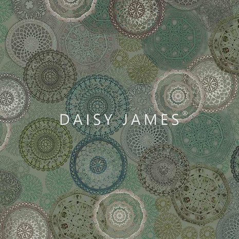 Daisy James behang The Rhythm Green