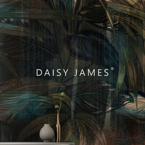 Daisy James behang The Wash
