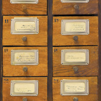 Mind The Gap Apothecary WP20249