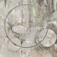 Daisy James behang The Gaia