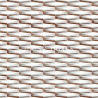 Daisy James behang The Hex